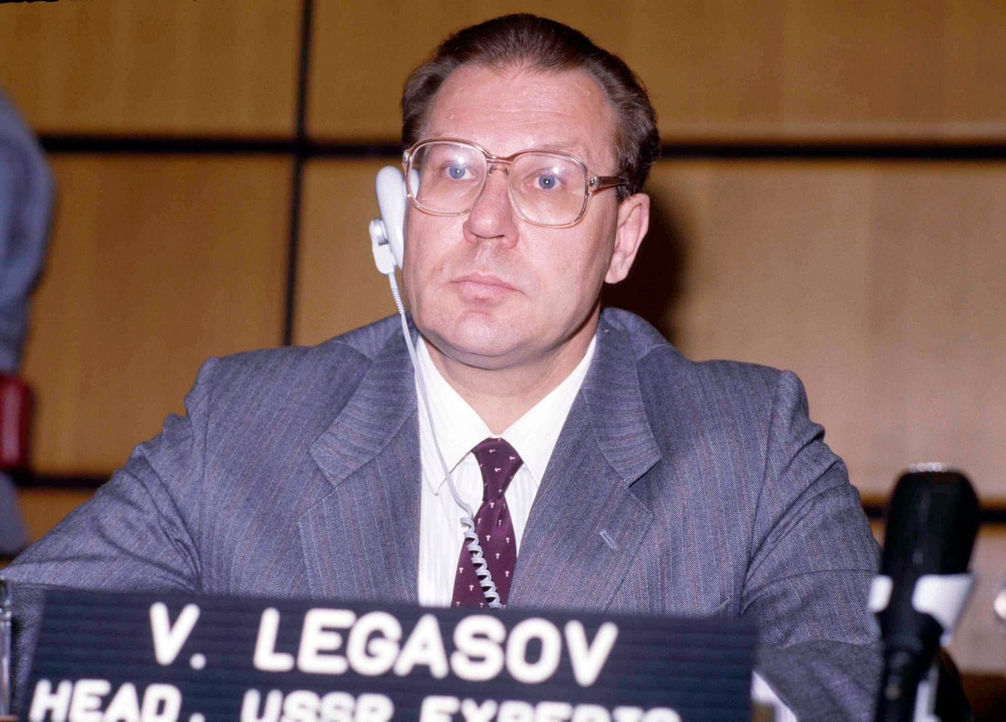 Valery Legasov در جلسه IAEA در وین